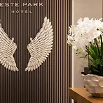 -- Park -- Part Of Urban Chic Luxury Design - Parking & Compliments - Next To Shopping & Dining Mall Отель 4*