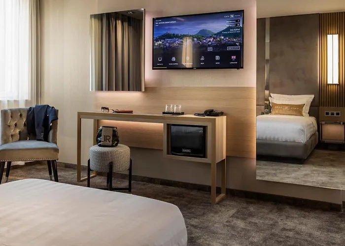 -- Park -- Part Of Urban Chic Luxury Design - Parking & Compliments - Next To Shopping & Dining Mall 4* プロヴディフ