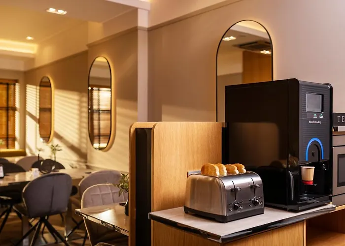 -- Park -- Part Of Urban Chic Luxury Design - Parking & Compliments - Next To Shopping & Dining Mall ホテル 4*