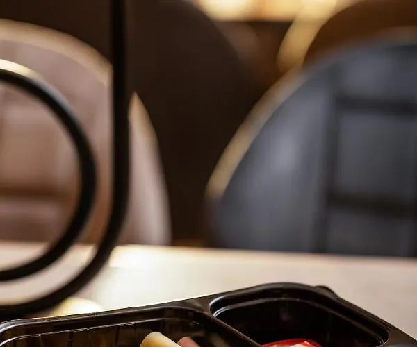 ホテル -- Park -- Part Of Urban Chic Luxury Design - Parking & Compliments - Next To Shopping & Dining Mall