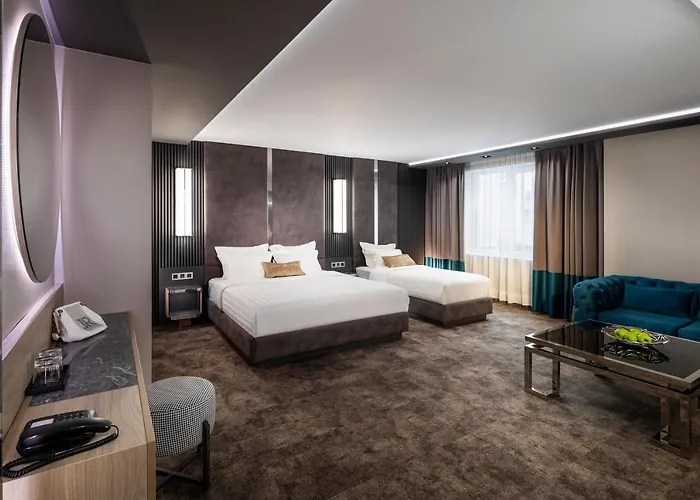 -- Park -- Part Of Urban Chic Luxury Design - Parking & Compliments - Next To Shopping & Dining Mall 4*