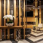 -- Park -- Part Of Urban Chic Luxury Design - Parking & Compliments - Next To Shopping & Dining Mall Ξενοδοχείο Φιλιππούπολη