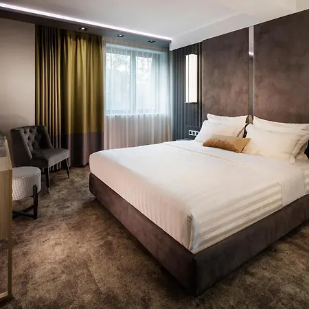 Park Hotel: Urban Chic Luxury With Parking Near Shopping Mall 4* Plovdiv