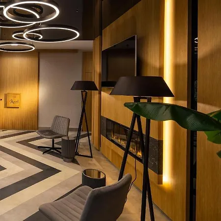 Park Hotel: Urban Chic Luxury With Parking Near Shopping Mall 4*