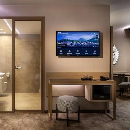 -- Park -- Part Of Urban Chic Luxury Design - Parking & Compliments - Next To Shopping & Dining Mall 4* Φιλιππούπολη