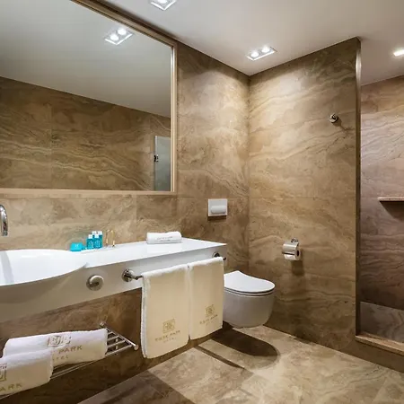 -- Park -- Part Of Urban Chic Luxury Design - Parking & Compliments - Next To Shopping & Dining Mall 4* Φιλιππούπολη