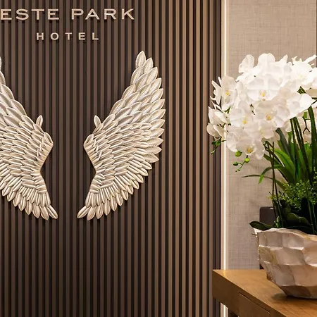 -- Park -- Part Of Urban Chic Luxury Design - Parking & Compliments - Next To Shopping & Dining Mall Отель 4*