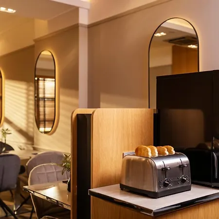 Park Hotel: Urban Chic Luxury With Parking Near Shopping Mall Hotel 4*