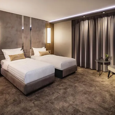 Park Hotel: Urban Chic Luxury With Parking Near Shopping Mall Hotel