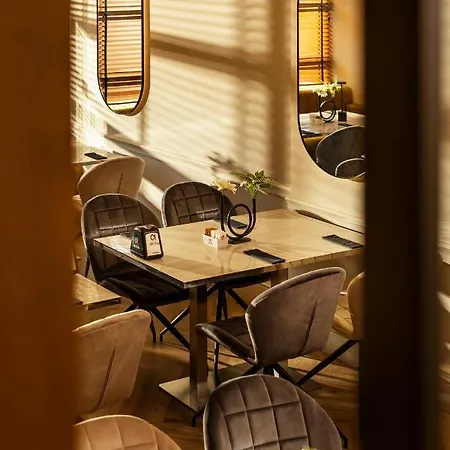 Park Hotel: Urban Chic Luxury With Parking Near Shopping Mall Hotel Plovdiv