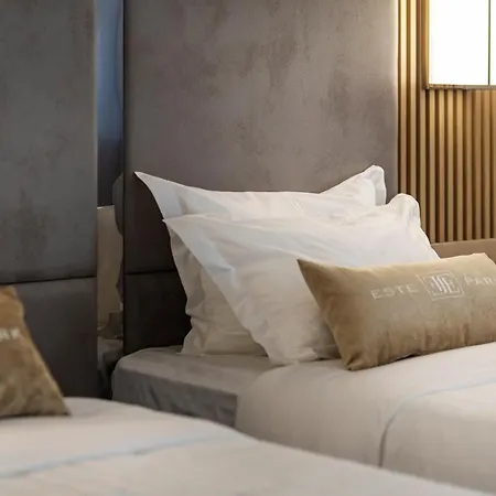 Park Hotel: Urban Chic Luxury With Parking Near Shopping Mall Hotel 4*