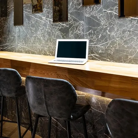 Hotel Park Hotel: Urban Chic Luxury With Parking Near Shopping Mall Plovdiv