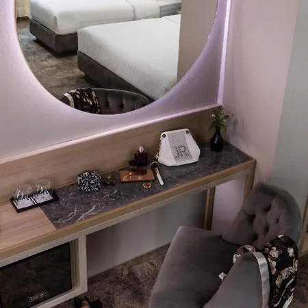 -- Park -- Part Of Urban Chic Luxury Design - Parking & Compliments - Next To Shopping & Dining Mall Ξενοδοχείο