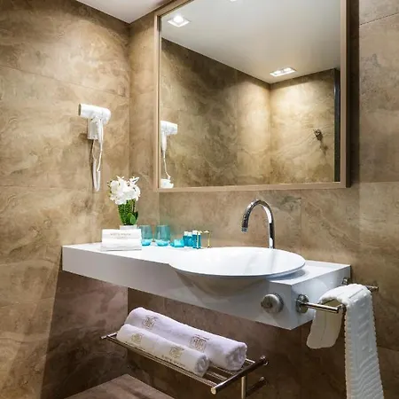 -- Park -- Part Of Urban Chic Luxury Design - Parking & Compliments - Next To Shopping & Dining Mall Отель Пловдив