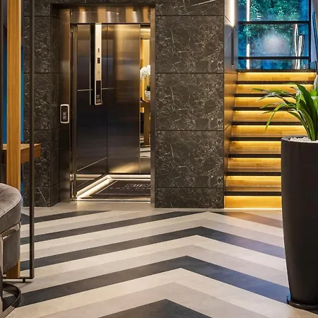 Park Hotel: Urban Chic Luxury With Parking Near Shopping Mall Hotel Plovdiv