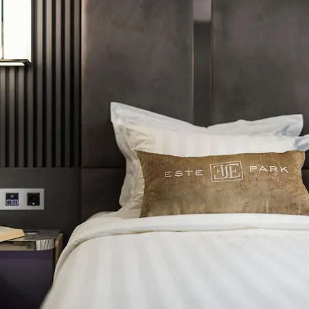 Park Hotel: Urban Chic Luxury With Parking Near Shopping Mall Hotel Plovdiv
