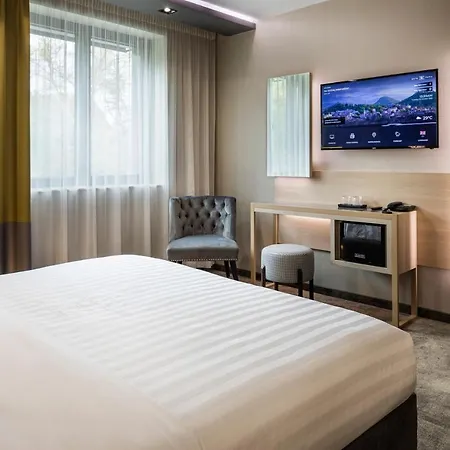 Hotel Park Hotel: Urban Chic Luxury With Parking Near Shopping Mall