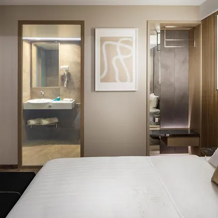 Hotel Park Hotel: Urban Chic Luxury With Parking Near Shopping Mall Plovdiv