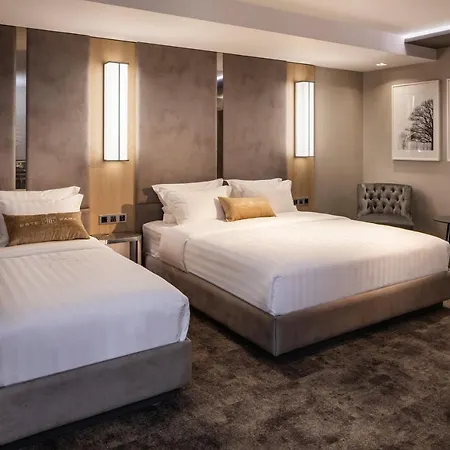 Hotel Park Hotel: Urban Chic Luxury With Parking Near Shopping Mall