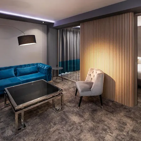 Hotel Park Hotel: Urban Chic Luxury With Parking Near Shopping Mall Plovdiv