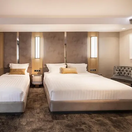 Park Hotel: Urban Chic Luxury With Parking Near Shopping Mall 4* Plovdiv