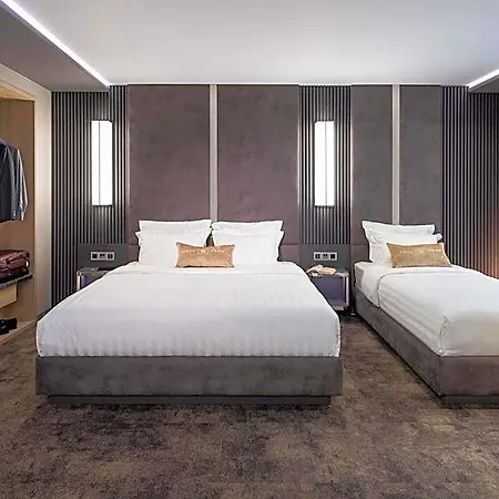 -- Park -- Part Of Urban Chic Luxury Design - Parking & Compliments - Next To Shopping & Dining Mall Hotel Plovdiv