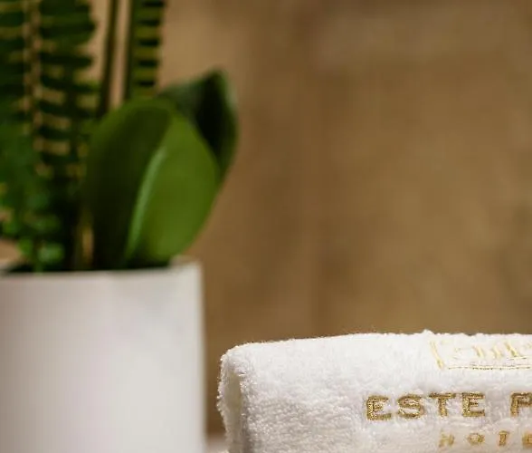 Hotel -- Park -- Part Of Urban Chic Luxury Design - Parking & Compliments - Next To Shopping & Dining Mall 4*