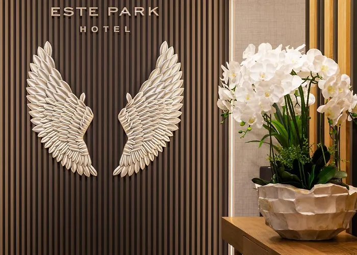 -- Park -- Part Of Urban Chic Luxury Design - Parking & Compliments - Next To Shopping & Dining Mall Hotel 4*