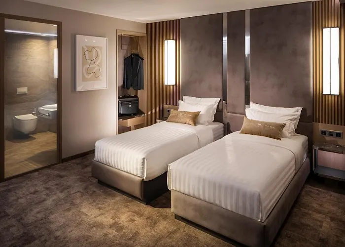 -- Park -- Part Of Urban Chic Luxury Design - Parking & Compliments - Next To Shopping & Dining Mall 酒店 普罗夫迪夫