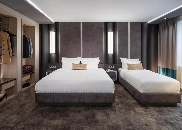 -- Park -- Part Of Urban Chic Luxury Design - Parking & Compliments - Next To Shopping & Dining Mall 酒店 普罗夫迪夫