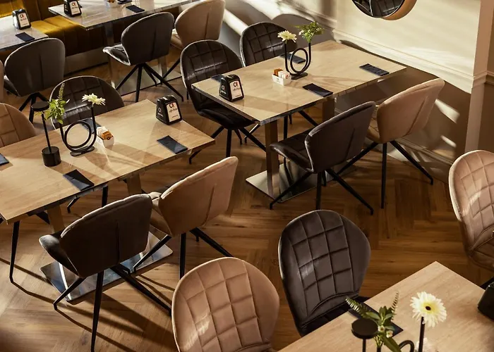 -- Park -- Part Of Urban Chic Luxury Design - Parking & Compliments - Next To Shopping & Dining Mall 4*