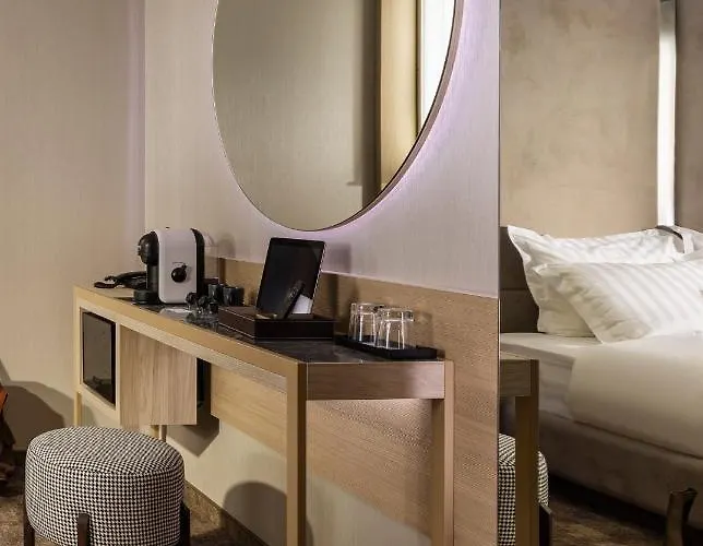 -- Park -- Part Of Urban Chic Luxury Design - Parking & Compliments - Next To Shopping & Dining Mall Hotel