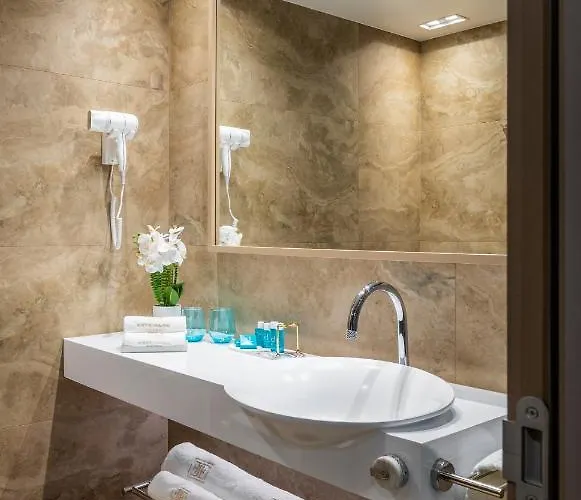 -- Park -- Part Of Urban Chic Luxury Design - Parking & Compliments - Next To Shopping & Dining Mall 酒店 4*