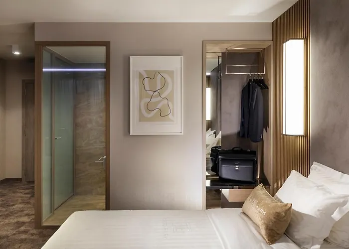 酒店 -- Park -- Part Of Urban Chic Luxury Design - Parking & Compliments - Next To Shopping & Dining Mall 4*