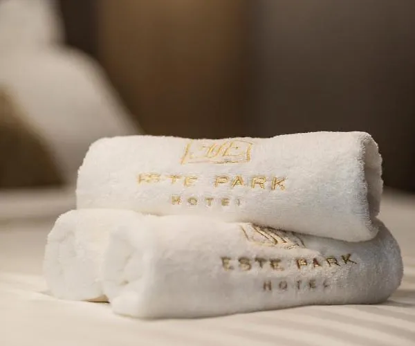 -- Park -- Part Of Urban Chic Luxury Design - Parking & Compliments - Next To Shopping & Dining Mall Hotel 4*