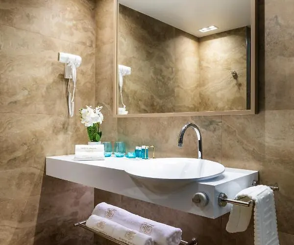 -- Park -- Part Of Urban Chic Luxury Design - Parking & Compliments - Next To Shopping & Dining Mall 酒店 普罗夫迪夫