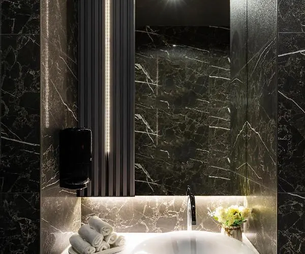 -- Park -- Part Of Urban Chic Luxury Design - Parking & Compliments - Next To Shopping & Dining Mall Hotel