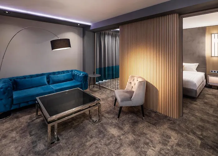 Hotel -- Park -- Part Of Urban Chic Luxury Design - Parking & Compliments - Next To Shopping & Dining Mall Plovdiv