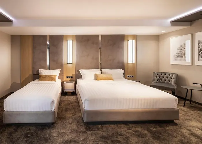 -- Park -- Part Of Urban Chic Luxury Design - Parking & Compliments - Next To Shopping & Dining Mall 4* 普罗夫迪夫