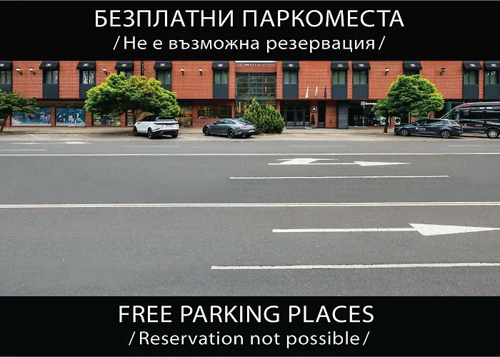 -- Park -- Part Of Urban Chic Luxury Design - Parking & Compliments - Next To Shopping & Dining Mall