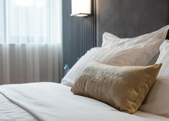 Hotel -- Park -- Part Of Urban Chic Luxury Design - Parking & Compliments - Next To Shopping & Dining Mall Plovdiv